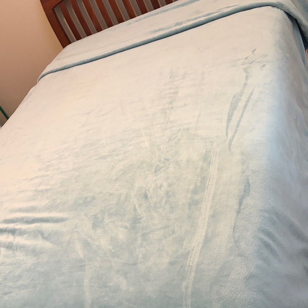 Modern Southern Home Velour Blanket Queen - Picture 2 of 5